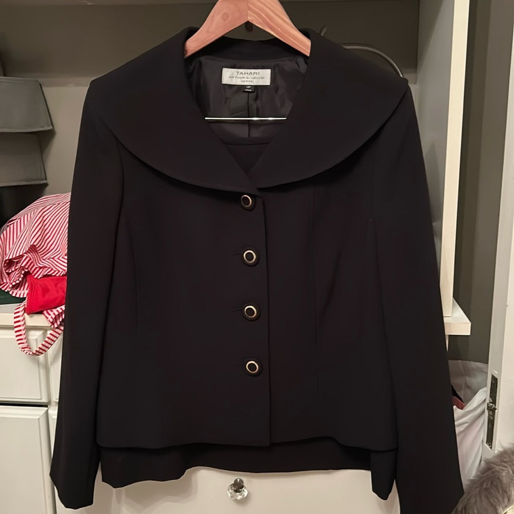 Tahari Arthur S. Levine black skirt suit gold buttons 14P NWT